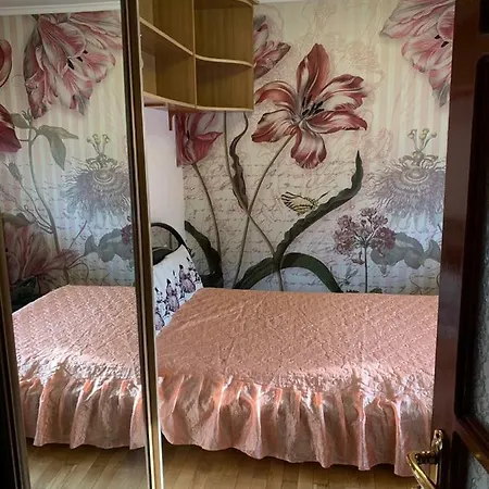 159 проспект добровольского большая 3-х комнатная в одессе Apartment